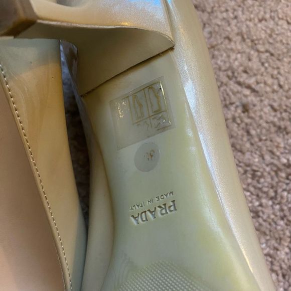 PRADA womens leather cream white bow kitten heels size 38.5(8) - Picture 6 of 8